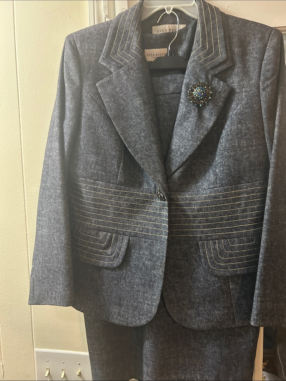 Ella Belle Dark Blue Denim Tailored Women’s Blazer with a matching skirt.Size 14